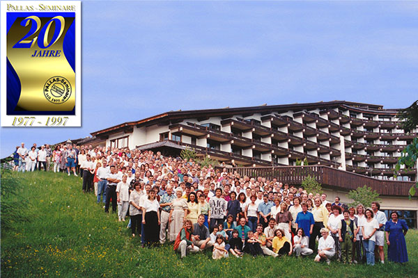 Seminargruppe vor dem Interalpen Hotel